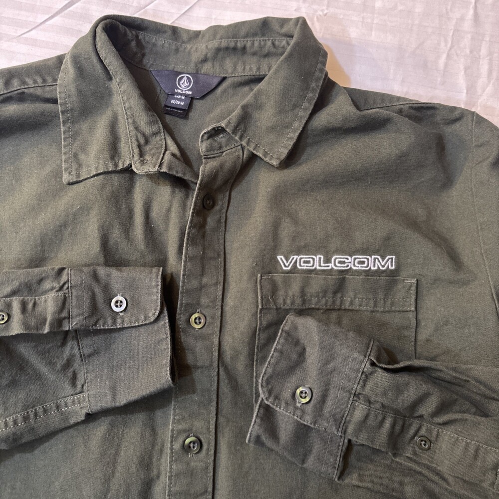 Volcom Button Up Shirt Olive Green Long Sleeve Logo Men’s M Embroidered.